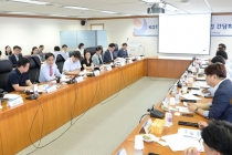 해외전시회 '합치고 살피고 알리고'