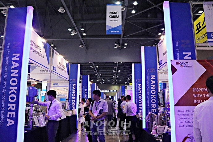 [포토뉴스] ‘나노코리아 2019’ 발길 붐비는 포스터세션 (feat.외국인)