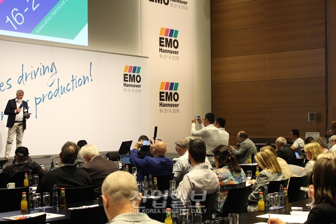 [포토뉴스] EMO 2019 Preview 피칭 세션 참가 기업들, “EMO 2019에서 만나요”