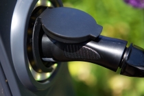 가속페달 밟은 전기차, 배터리 시장도 함께 성장한다