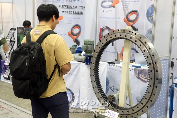 [포토뉴스] 한국 중장비 부품 및 어태치먼트 전시회, 건설기계 중장비 시장 활성화 ‘지원’