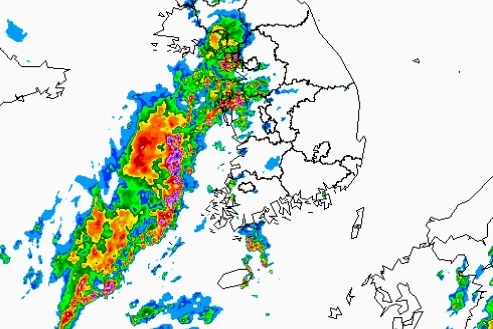 [날씨] 호우 및 제13호 태풍 ‘링링’ 천둥·번개 동반 강한 비