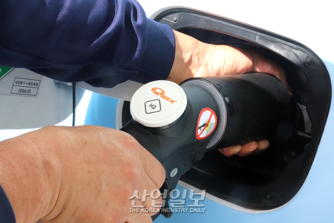 [포토뉴스] 국회 수소충전소, 수소전기차 보급 확대 기여 ‘기대’