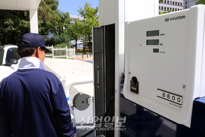 [포토뉴스] 국회 수소충전소, 수소전기차 보급 확대 기여 ‘기대’