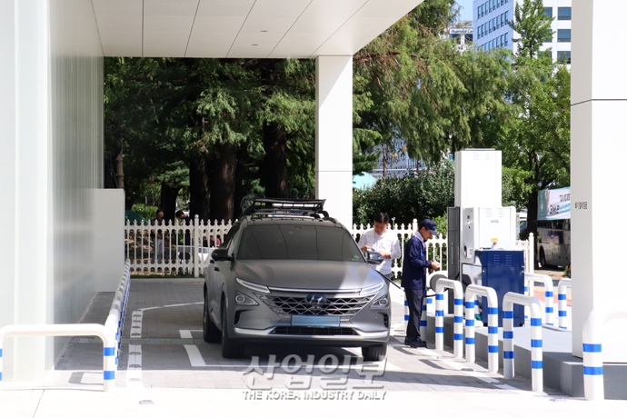 [포토뉴스] 국회 수소충전소, 수소전기차 보급 확대 기여 ‘기대’