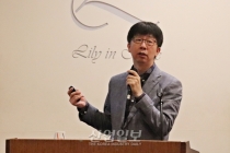 ‘프리미엄’ 이름을 갖기 위한 치열한 디스플레이 경쟁