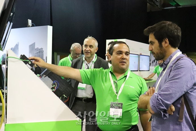 [슈나이더 in 바르셀로나] 3천500여 명 이노베이션 허브 찾아 몰려들어