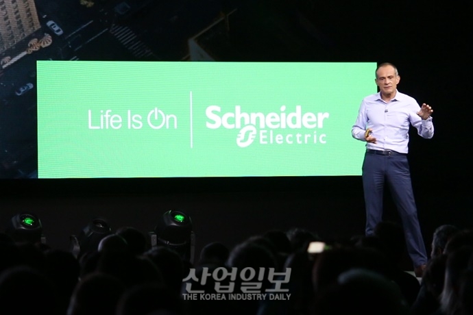[슈나이더 in 바르셀로나] “전 세계 에너지 이슈 해결, ‘디지털 전환’으로 이뤄내야”