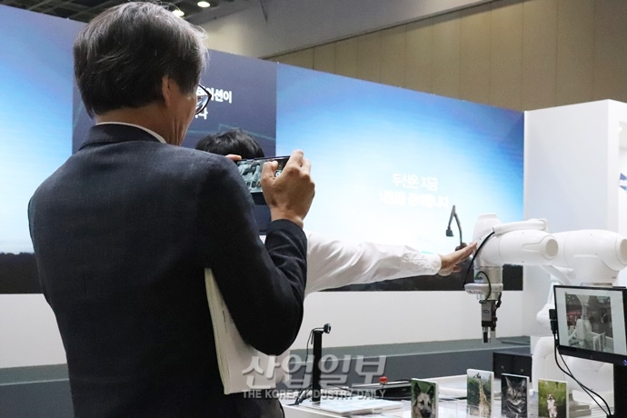 [포토뉴스] 첨단 기술 입은 ‘협동 로봇’