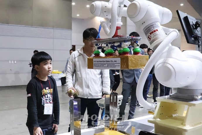 [포토뉴스] 첨단 기술 입은 ‘협동 로봇’