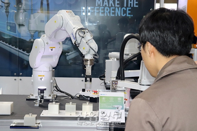 [2019 한국기계전] 생산↑ 불량↓, 제조업도 로봇이 ‘대세’