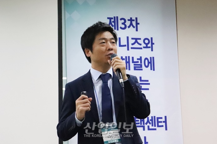 현대인의 ‘폰포비아’ 간파한 ‘인공지능 챗봇’…향후 ‘보이스봇’으로 진화