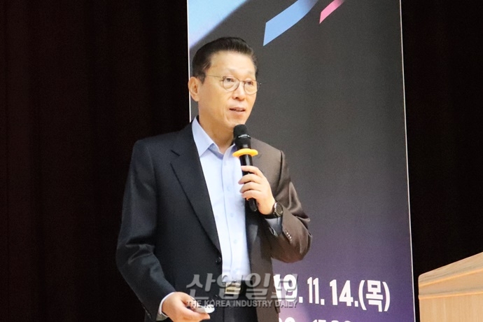 4차 산업혁명, 한국에서 빛 발하려면…“정부 혁신부터 꾀해야”