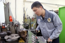 [명장면] 절삭가공 분야 25년 ‘외길’의 명장 ‘최정훈’ 기술이사