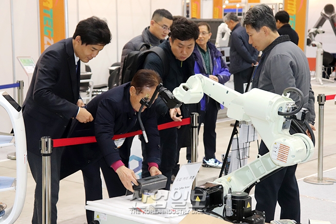 [포토뉴스] 제조업 위기 ‘스마트공장’ 구축 통해 ‘해결’