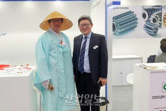 [포토뉴스] 산업다아라 삿갓맨, 이번에는 태국전시회 등장