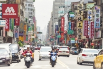 中, 자동차 산업 하락세에도 전기차는 상승…전기화·경량화·고품질화가 ‘포인트’