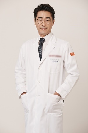 펑퍼짐한 복코 고민이라면, 복코 수술로 이미지 개선 가능해