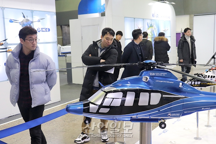 [포토뉴스] 드론·산업용 로봇·인공지능(AI) 등 국내외 R&D 성과 공유