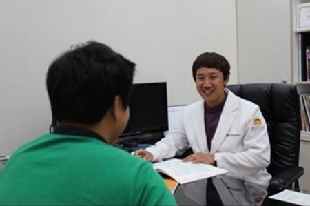 남성 괴롭히는 공포의 요로결석 통증, 왜 나타날까?