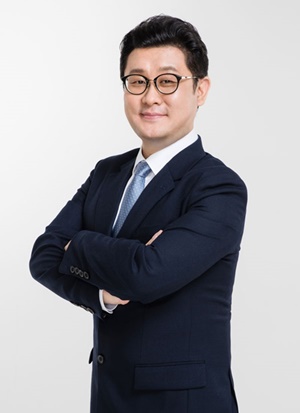 휜 코, 비중격만곡증수술까지 시행해야 교정 가능