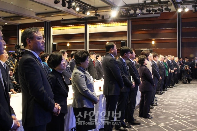[포토뉴스] 경제인들, “경자년(庚子年)을 ‘경제가 자유로운 해’로 만들자” 한 목소리