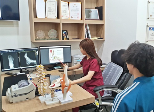 [칼럼] 하이힐 자주 신으면 족저근막염 발생 확률 높아져