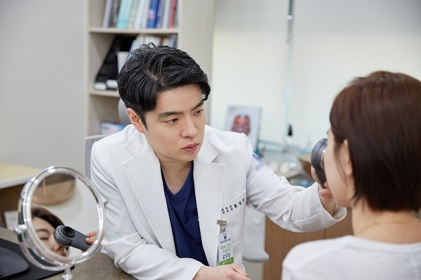 겨울철 재발하는 여드름, 피부 증상에 맞는 관리로 해결