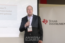 자동차의 스마트화, 데이터의 적절한 분배가 관건