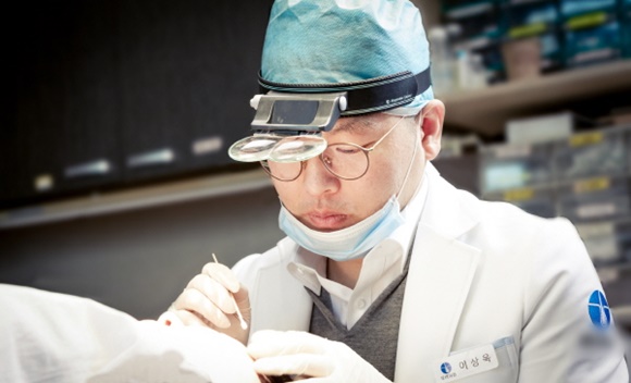 지루성두피염, “스테로이드 낮추고 근본 면역력 높이는 치료가 중요”