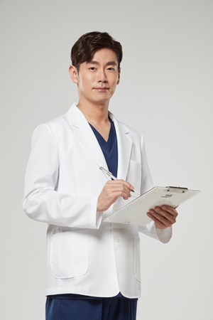 안면윤곽수술, 부작용 피하고 얼굴 작아지는 법은?