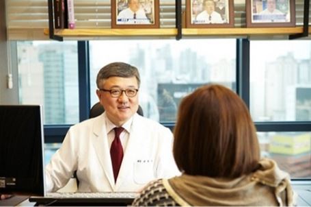 덩어리진 생리혈, 자궁근종 및 자궁선근증 증상일 수 있어