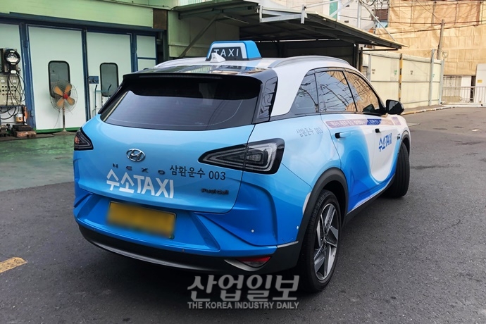 [심층기획] 서울시 누비는 ‘수소택시’ 동행 취재해보니…충전소가 1곳 뿐?