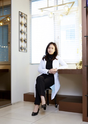 눈 밑이나 볼살 꺼짐, 주사 시술로 개선 시 주의사항은?