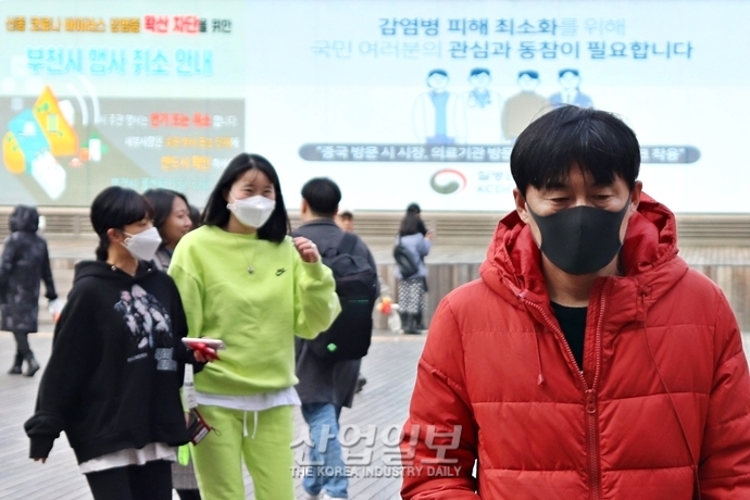[이슈와 산업] 신종 코로나바이러스에 마스크·보호복 관련 업체 “재고가 없다”