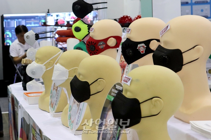 [이슈와 산업] 신종 코로나바이러스에 마스크·보호복 관련 업체 “재고가 없다”