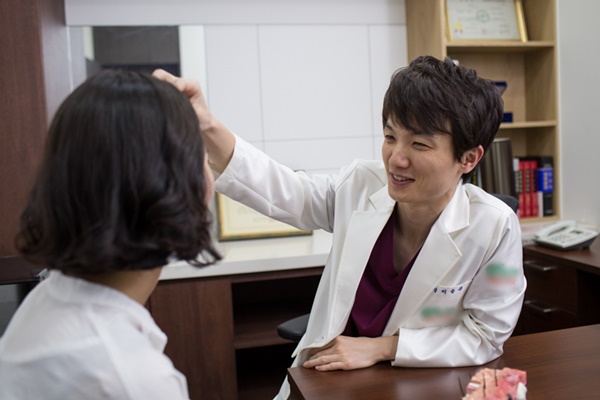 여드름 레이저 치료, 피부과 상담으로 맞는 방법 찾는 것 중요