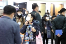 [데스크칼럼] 계륵 상황 맞은 전시업계,'개최 Vs 취소·지연'