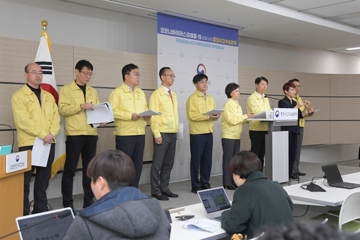 정부, 코로나19 지역 확산 ‘마스크 수급 안정화’ 나서