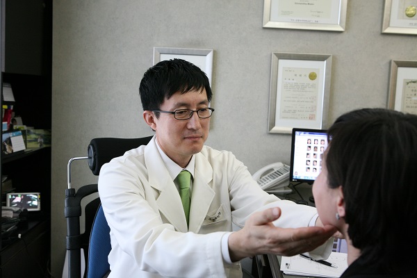 ‘트렌드는 V라인’, 심부볼제거·얼굴지방흡입으로 갸름한 동안 얼굴