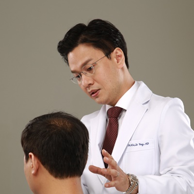 M자탈모로 인한 헤어라인교정 모발이식