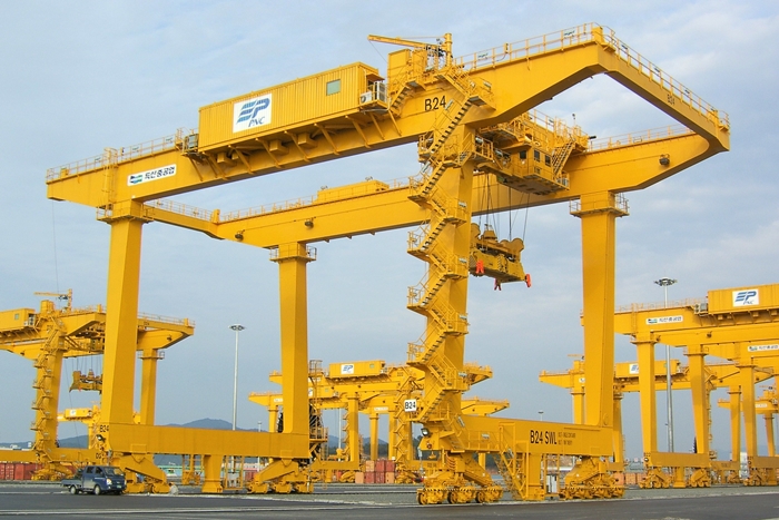 두산중공업, 중국제품 장악한 국내 항만 장비시장 재진입