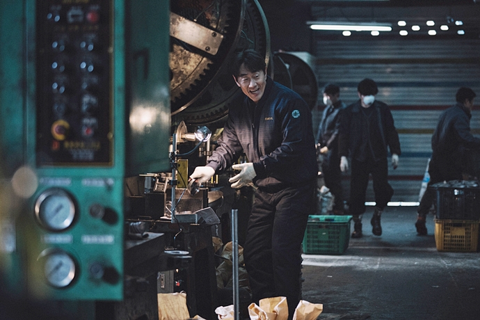 [문화 속 산업이야기] 영광에 취한 국가의 추락…영화 ‘국가부도의 날’