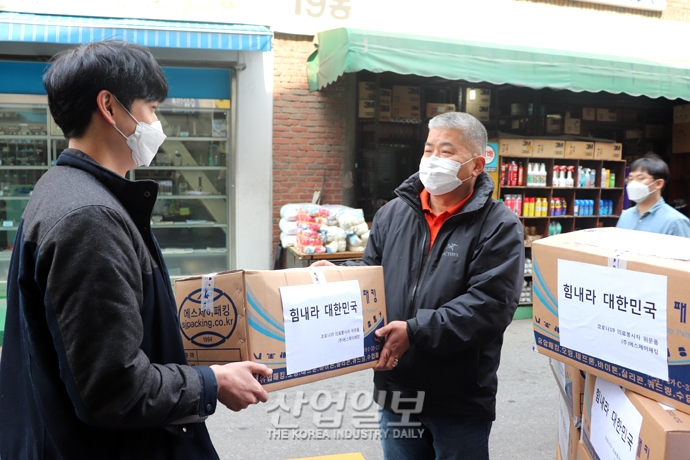 [포토뉴스] 에스제이패킹, 코로나19와 싸우고 있는 의료진에 생필품 전달