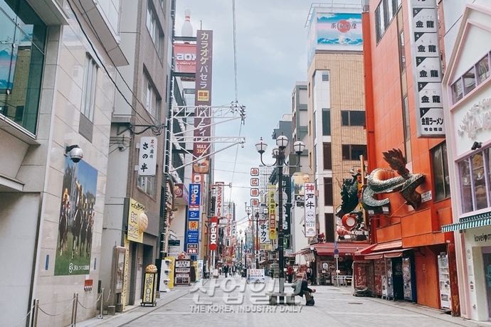 [OUTLOOK] 코로나19 가속도 붙은 일본, 한국인 유학생·워홀러 ‘산전수전’