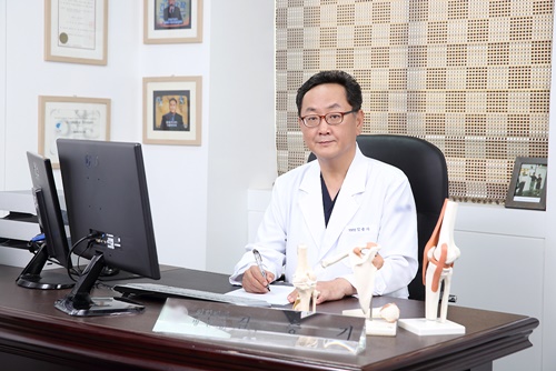 [칼럼] 무릎 인공관절 수술 시 확인해야 할 사항은