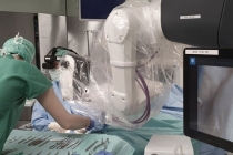 [기술기고] 스토브리(Staubli), RoboticScope로 수술 현장 시야 개선