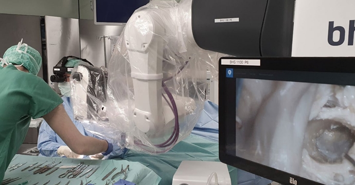 [기술기고] 스토브리(Staubli),  RoboticScope로 수술 현장 시야 개선
