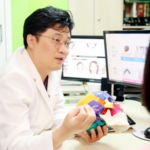 턱관절장애, ‘딱’ 소리 나고 통증 있다면...이렇게 해보세요