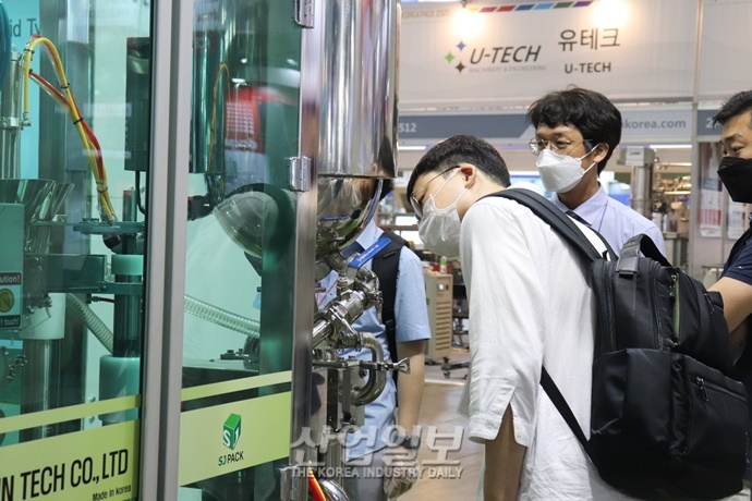 [포토뉴스] ‘KOREA PACK 2020’ 개막 이튿날, 눈길 끄는 포장기자재는?